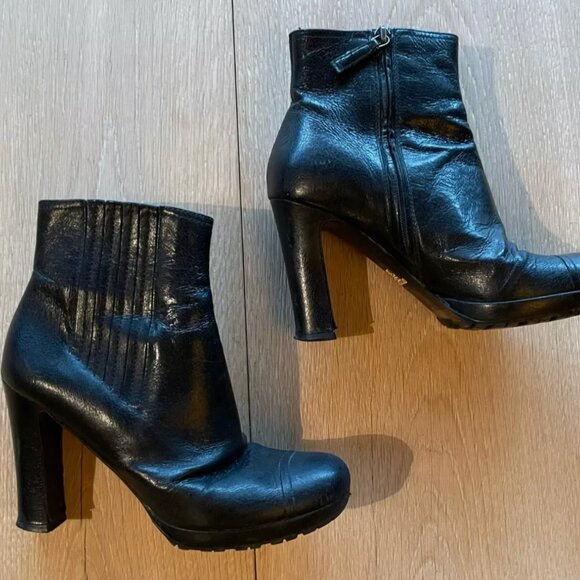 Quirky and cool Prada boots! 35 - Picture 1 of 9